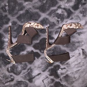 Fendi vintage heels size 7.5